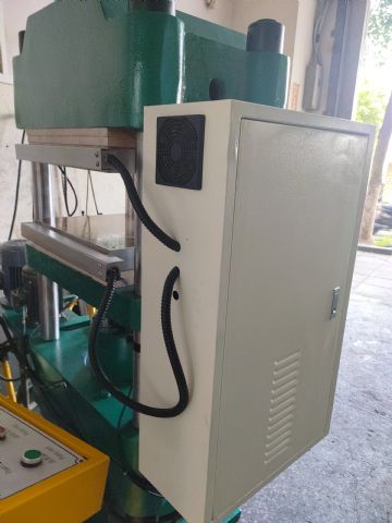 70吨二手硫化机出售