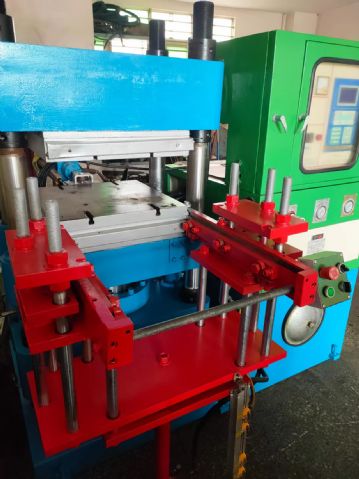 100吨硫化机出售