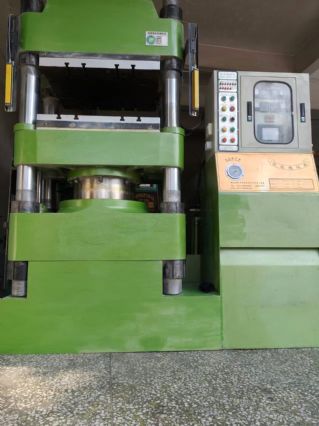 转让400吨密胺机热压机