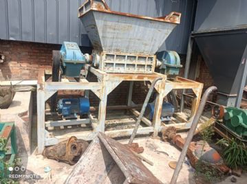 二手1000型号撕碎机