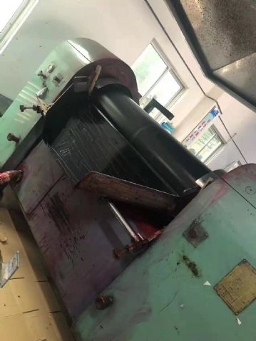 转让9成新二手400型液压三辊研磨机多台