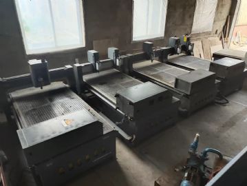 二手雕刻机低价处理三台