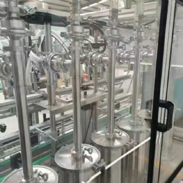 出售二手玻璃水灌装机 二手直线灌装机