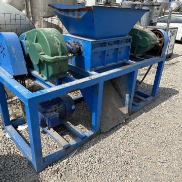 闲置转让600型撕碎机、600-2000