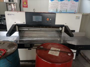 准新机9.9成新国威1300切纸机