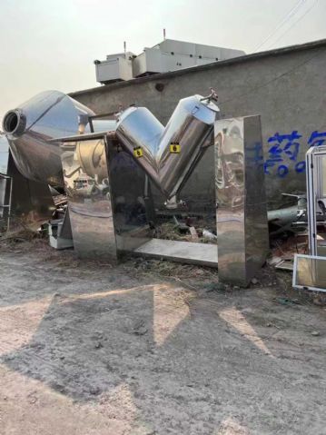 转让多台500-2000升不锈钢V型混合