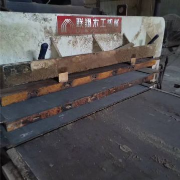 2020联翔产热压机压板开槽.带四个小拼