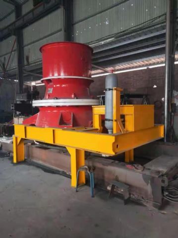 转让九成新四川大宏立300单缸圆锥破碎机