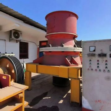 出售二手九成新大宏立300单缸液压圆锥破