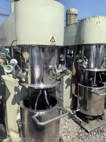 转让二手行星搅拌机 两台容积60L双层加