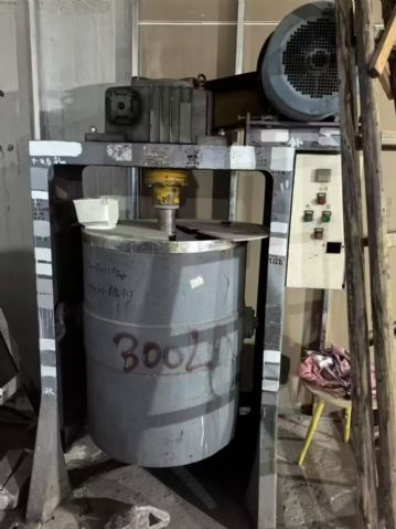 转让二手球磨机 一台容积300L内衬聚氨