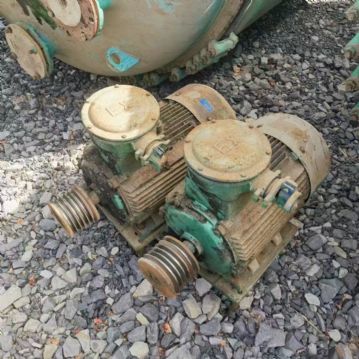 转让二手搪瓷反应釜 两台容积5000L电