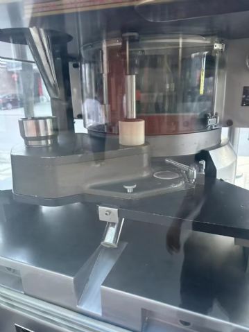 转让二手高速压片机 一台36冲德国进口旋