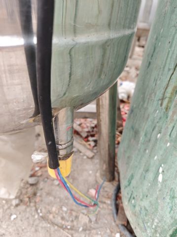 转让二手不锈钢反应釜 一台容积100升电