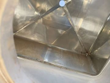 转让二手方锥混合机 一台容积2000升全