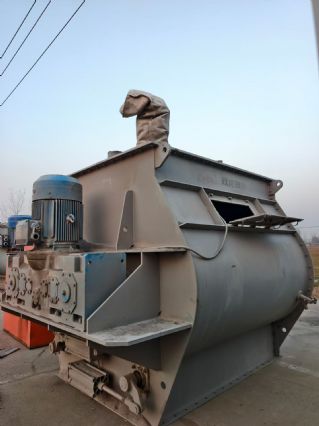 转让10立方9成新二手双轴桨叶混合机一台