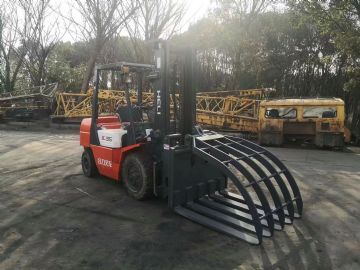 转让两吨平抱夹叉车