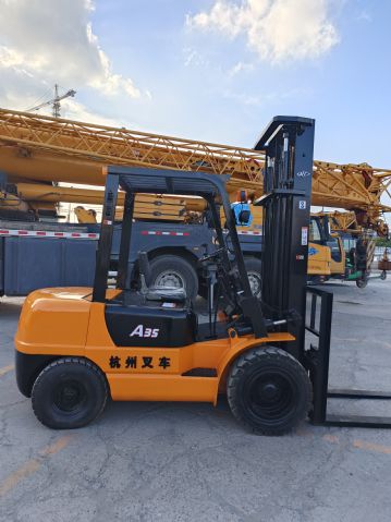 广东转让一台99成新二手合力叉车，操作简