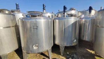 2000L蒸汽加热搅拌罐