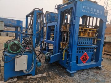 低价转让各种型号免烧砖机搅拌机设备