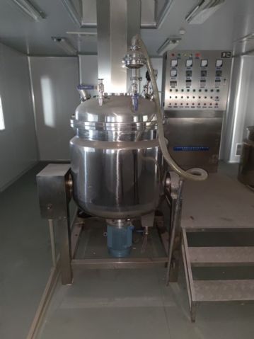250升99成新，真空乳化机组，仅试生产