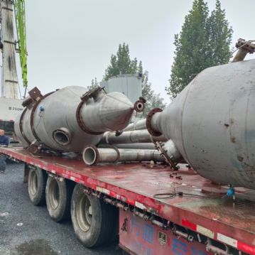 低价出售   双效3吨强制循环蒸发器一套