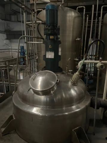 3立方不锈钢外盘管反应釜到货多台