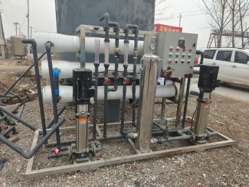 新到1台两吨双机水处理，配件齐全有需要的
