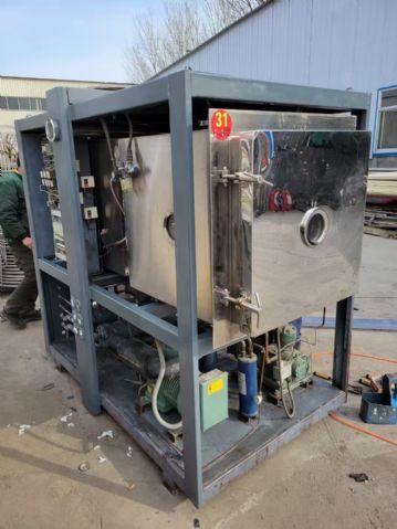 两台1平方冻干机开始测试，需要的老板可以