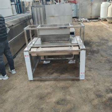 出售  40千瓦微波干燥机，以到市场，需