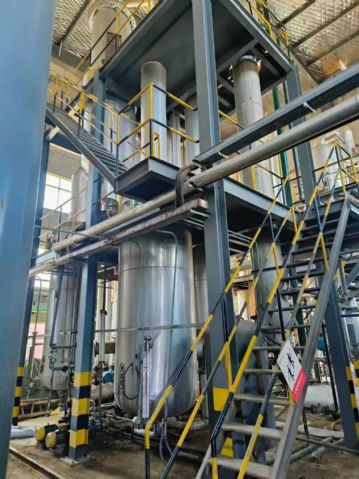 出售闲置的一套三效5吨强制循环蒸发器设备