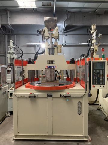 台湾百塑立式圆盘注塑机 120吨立式注塑