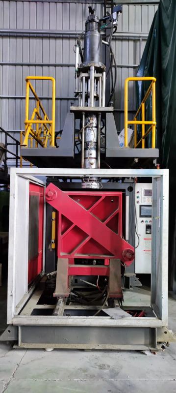 出售2016年双利吹塑机 储料2.5Kg