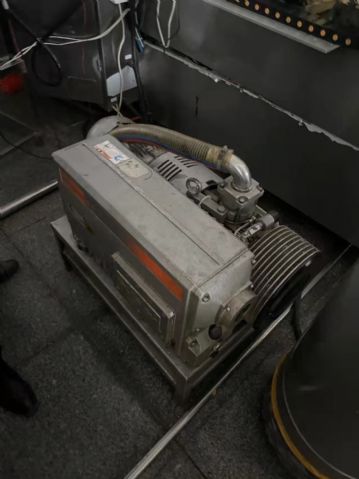 出售520型拉伸膜真空包装机 小康520