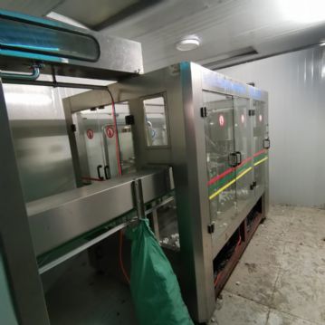 出售12头三合一灌装机，套标机，膜包机，