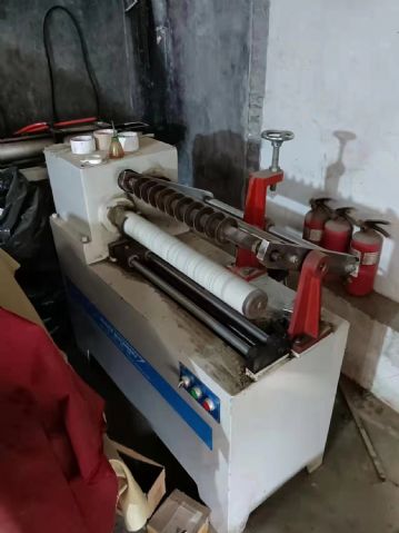 1300封箱胶带分切机整套低价处理