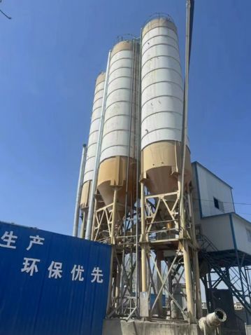 临沂出售200吨水泥仓4台，直径3.6米