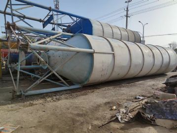 甘肃庆阳低价处理110吨一台水泥仓，12