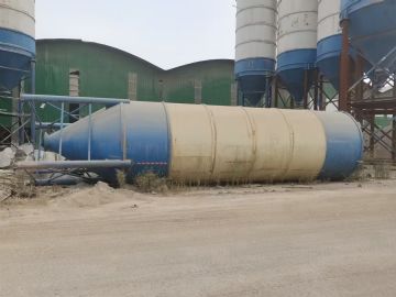 郑州：低价处理四个100吨水泥罐，出料高