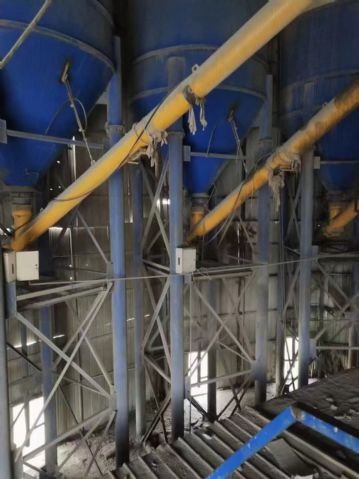 河南周口：低价处理6台150吨水泥罐，成