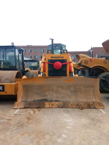 二手山推220推土机！大型旧推土机亏本急