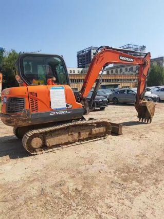 斗山55挖掘机二手DH55液压挖机转让