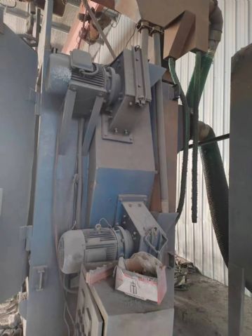 转让单钩两吨两个11抛头脉冲除尘器，二手