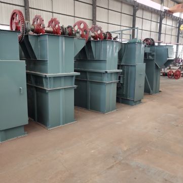 转让9.5成新提升机数台 NE斗式提升机