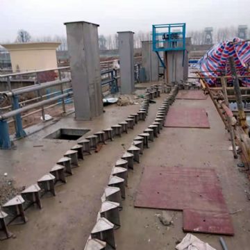 转让9.9成新提升机一台斗式提升机提升机