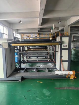 转让1.6米复合气泡膜机。九成新。