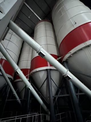 河南郑州：便宜处理8台三一重工300吨水