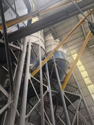 河南周口:低价处理6台中联重科200吨水