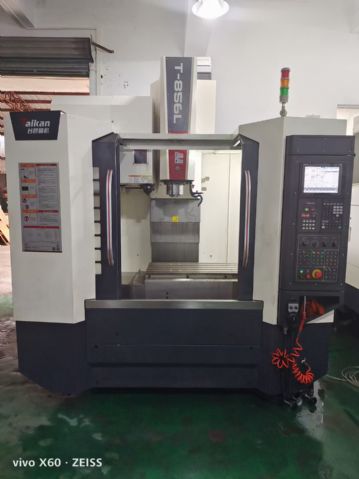 台群856L两线一硬加工中心，三菱系统