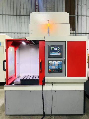 4台同款高成650精雕机，新代21系统